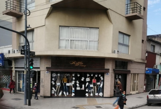 LOCAL AV RIVADAVIA 11100 ESQ L.DE LA TORRE APTO VERDULERIA 2C/ESTAC