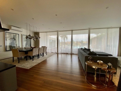 Casa en Santa Bárbara · 520m² · 7 Ambientes · 4 Cocheras