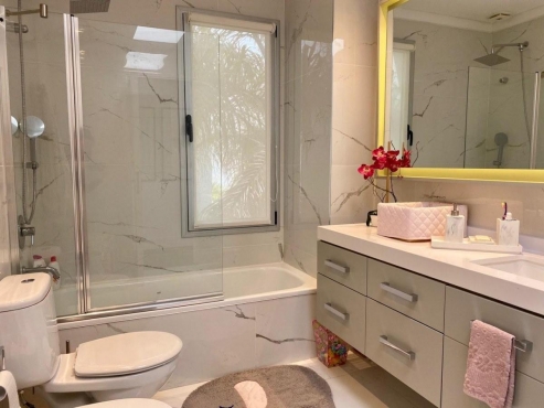 Casa en Santa Bárbara · 520m² · 7 Ambientes · 4 Cocheras