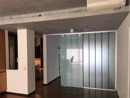 Vivienda / Estudio En Barrio Parque  · 60m² · 3 Ambientes · 1 Cochera
