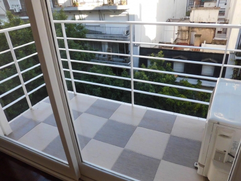 DEPTO. 3 AMBIENTES AL FRENTE CON BALCON55 m²