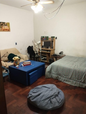 CASA - 5 ambientes - amplio fondo - 140 m²