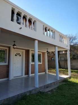 Casa de Tipo Chalet De 2 Plantas - 101 m²