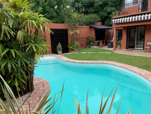 Casa en Venta de 8 Ambientes en Acassuso