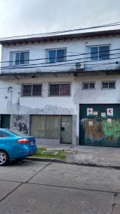 Galpon con Local Comercial