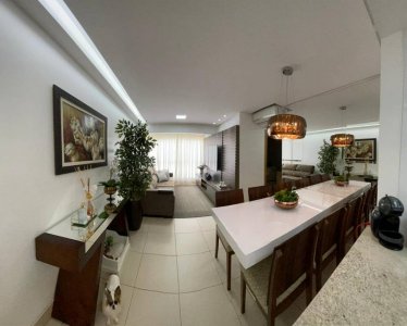 Apartamento com 2 Quartos e 2 banheiros à Venda, 61 m²