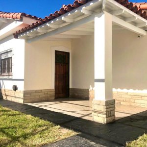 Chalet con Patio y Cochera a 500 m de Panamericana