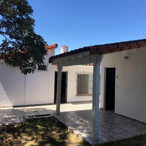 Chalet con Patio y Cochera a 500 m de Panamericana